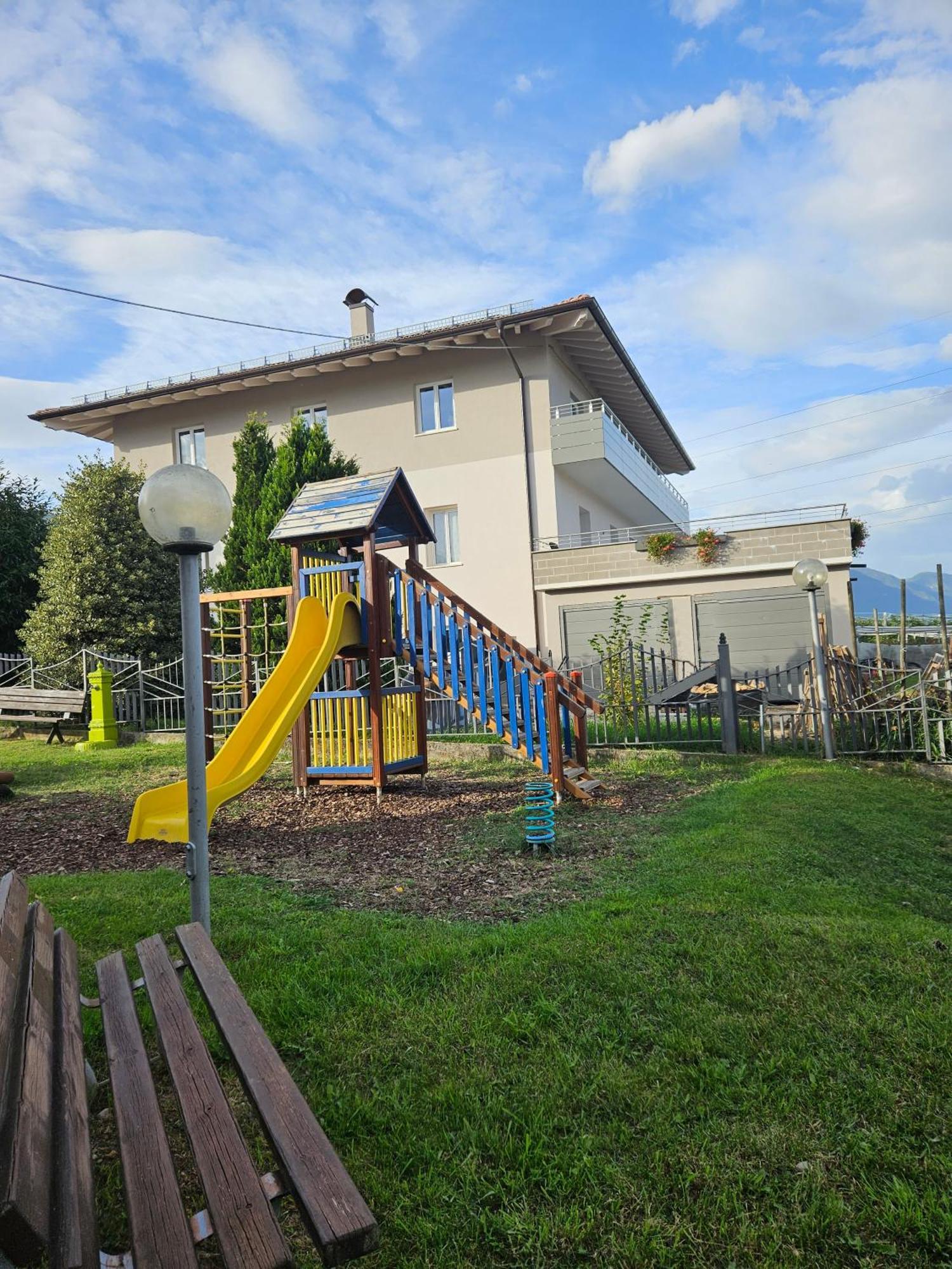 Cinzia Dolomiti Del Brenta Apartman Tassullo Kültér fotó